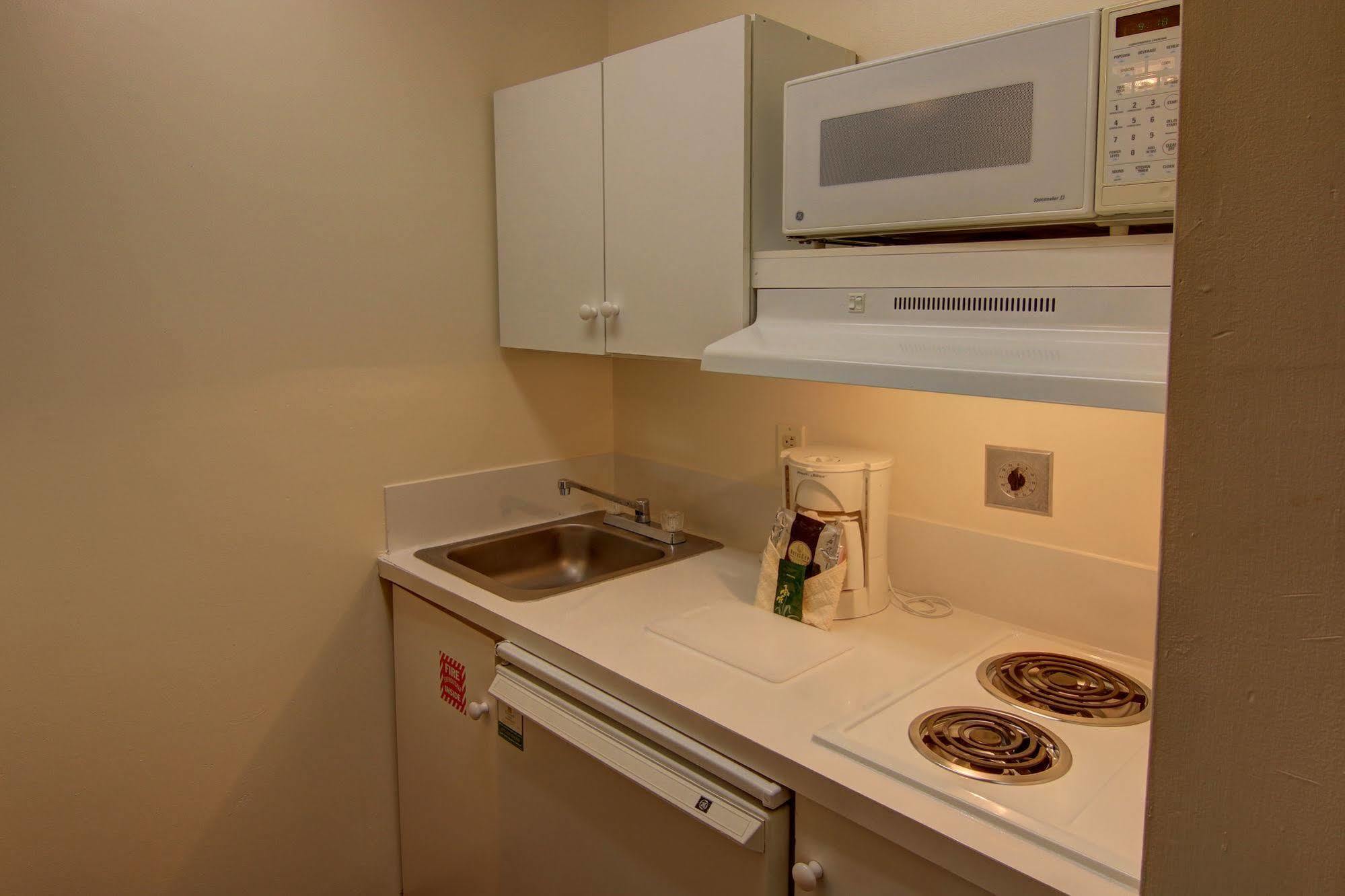 Intown Suites Extended Stay Atlanta Ga - Snellville Exteriör bild