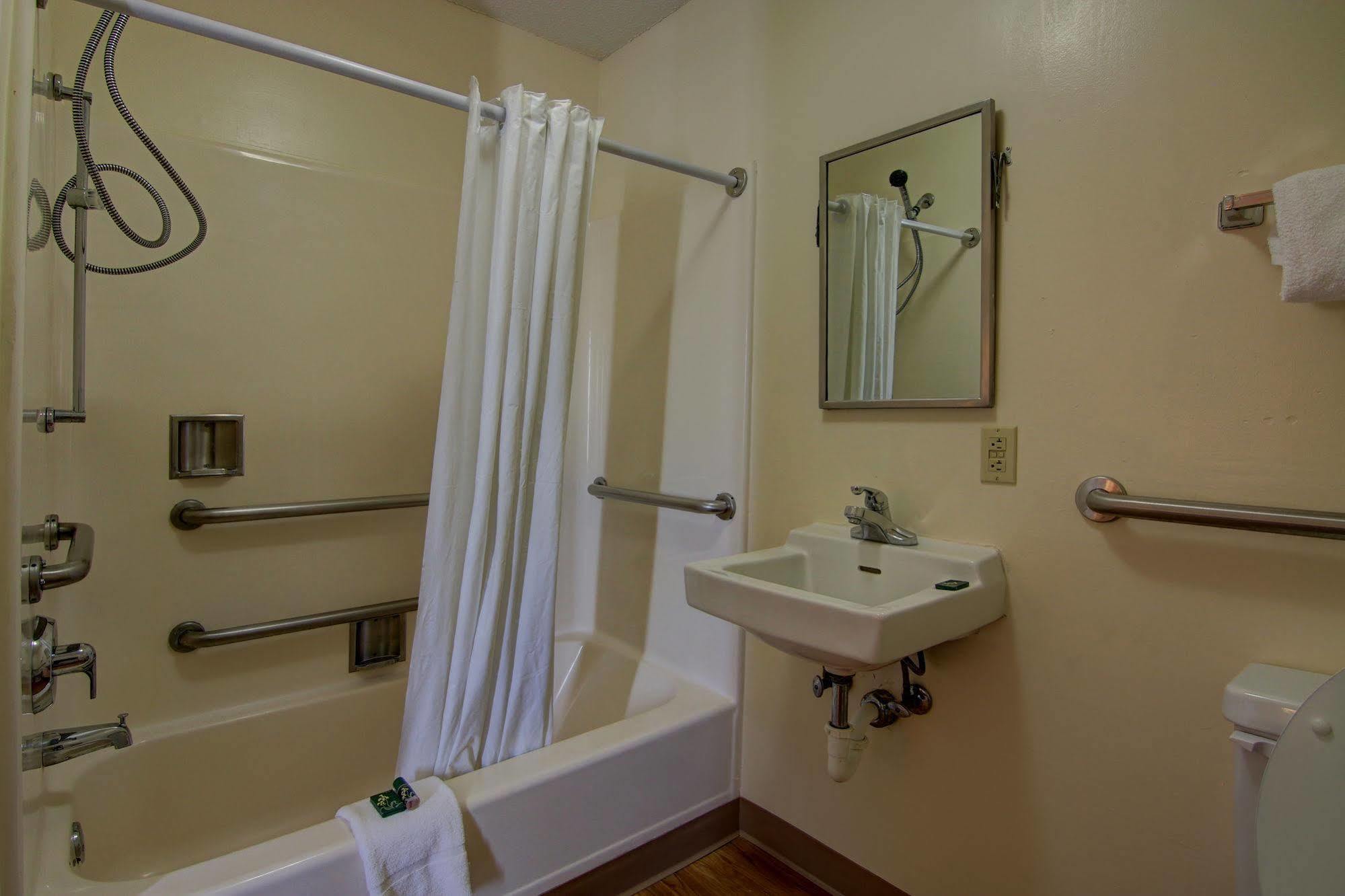 Intown Suites Extended Stay Atlanta Ga - Snellville Exteriör bild