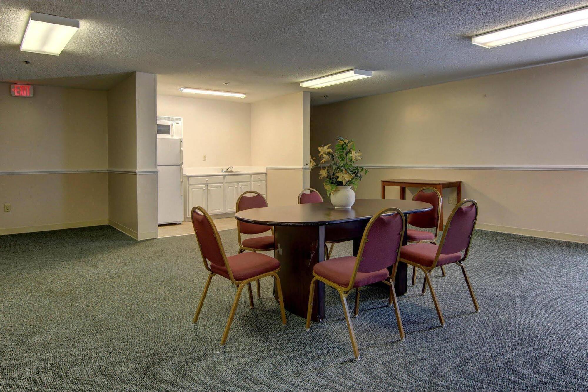 Intown Suites Extended Stay Atlanta Ga - Snellville Exteriör bild